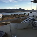 Beachfront 2 Bedrooms Niamos Antiparos