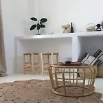 Beachfront 2 Bedrooms Niamos Lägenhet