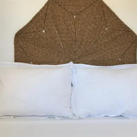 Beachfront 2 Bedrooms Niamos Antíparos