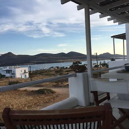 Beachfront 2 Bedrooms Niamos Antíparos