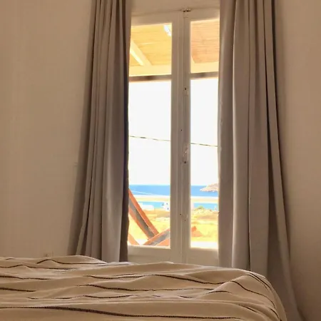 Beachfront 2 Bedrooms Niamos Apartamento Antíparos