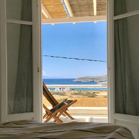 Beachfront 2 Bedrooms Niamos Antíparos