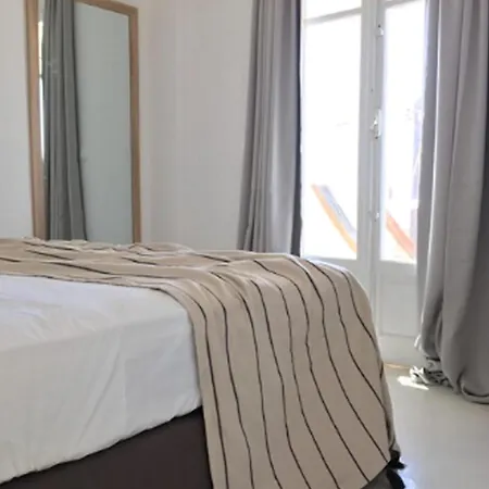 Beachfront 2 Bedrooms Niamos